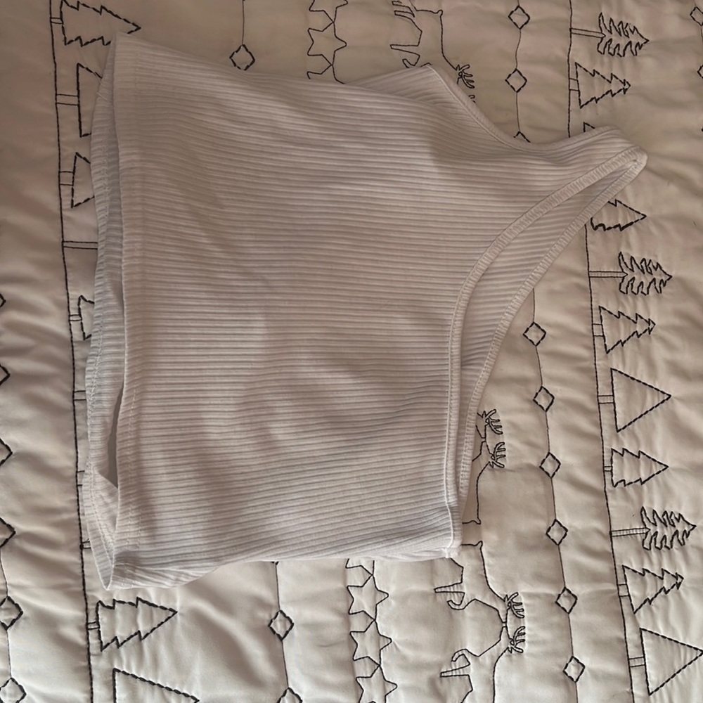 A cute white one shoulder top!